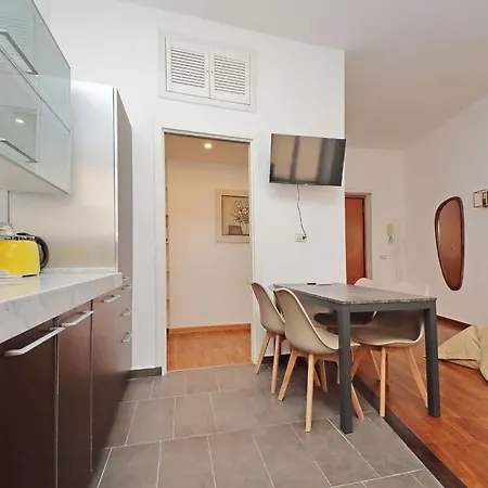 Duccio Galimberti - Lovely 2br Walking To The Vatican By Halldis *